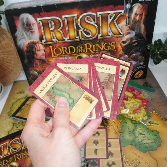 Vintage 2002 The Lord of the Rings RISK Board Game The Middle Earth Conquest - Picture 6 of 12